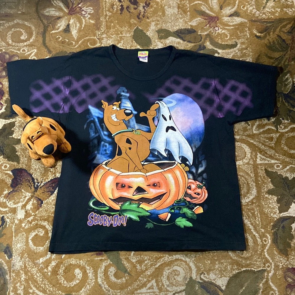 Scooby-Doo Halloween graphic shirt + beanie plush